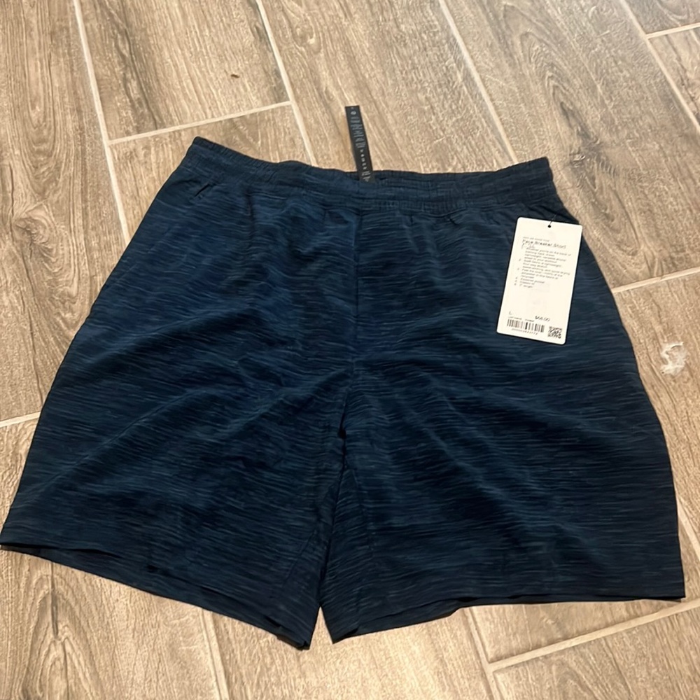 Lululemon NWT pace breaker short 7 inch